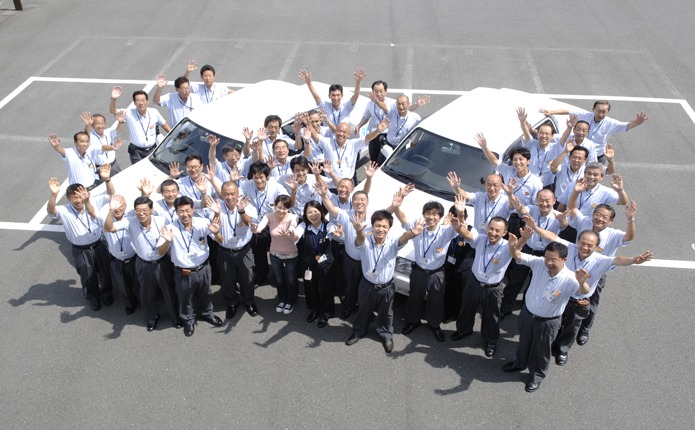 静岡・浜名湖自動車学校が地域活性＋芸術振興を目指してご当地クリエイター＆特別支援学校を誘致しライブペインティングイベントを7月15日に開催！｜ 浜名湖自動車学校のプレスリリース