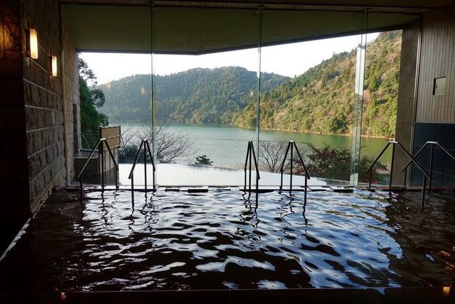 雲仙温泉 かけ流し自家源泉を持つ美食の宿 東園