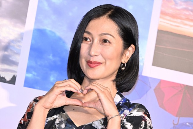 鶴田真由５３歳 ＴＶ登場、美貌ポニテがめちゃキレイ さんま驚き「いつまでも綺麗な人いるんや」 「年齢にビックリ」の声/芸能/デイリースポーツ